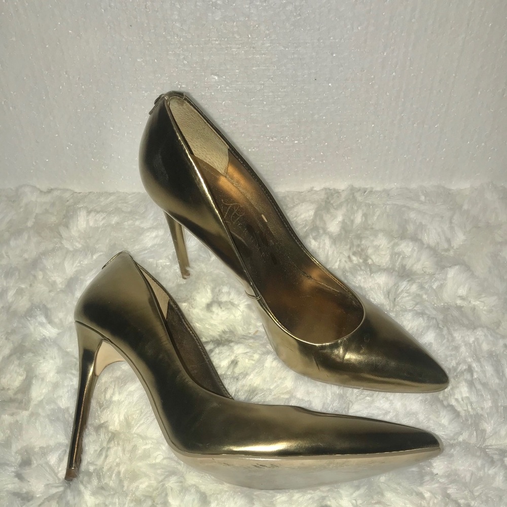 Ivanka Trump Gold Pumps